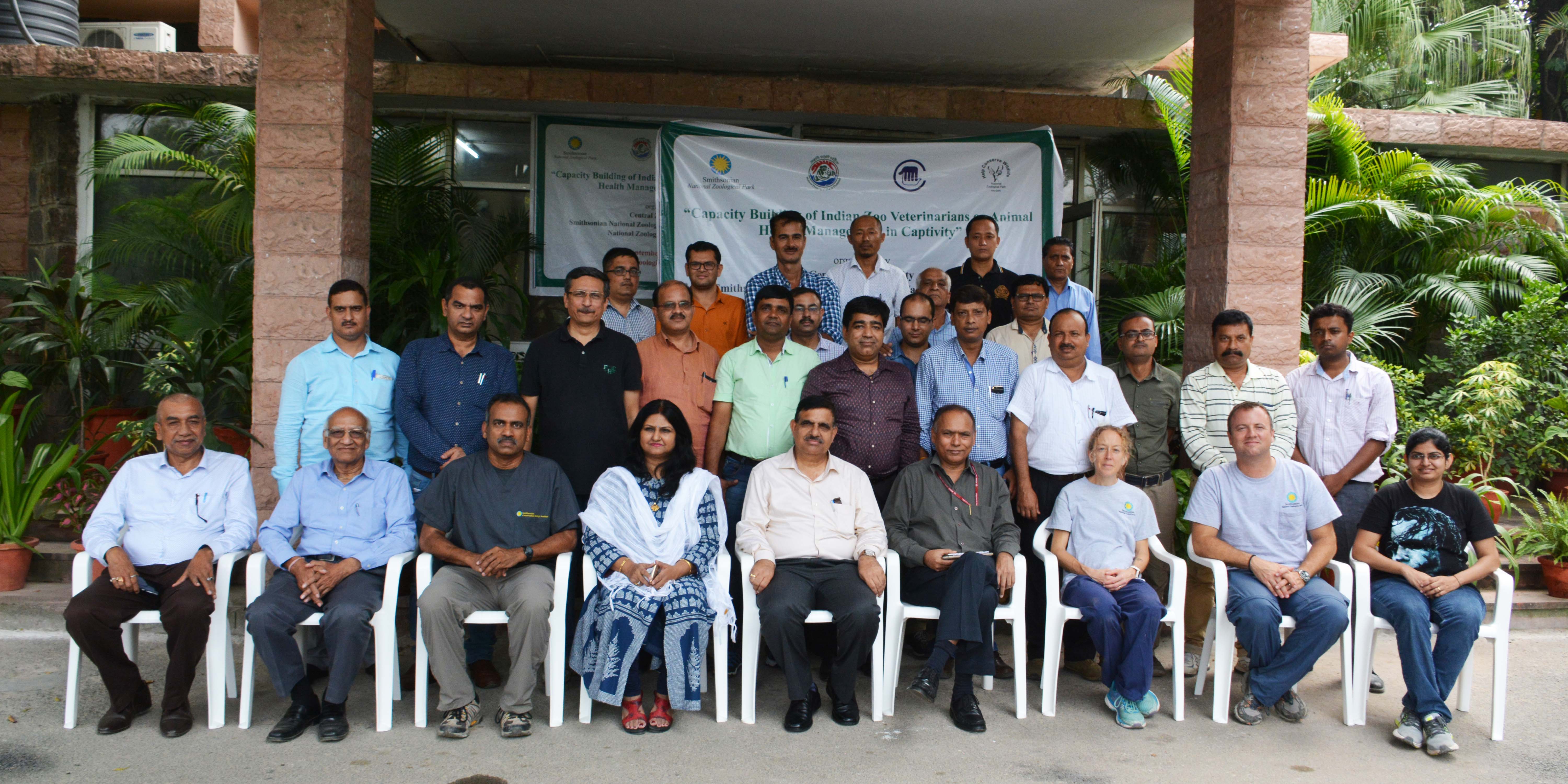 Smithsonian National Zoo and Conservation Biology Institute staff with Delhi Zoo staff.