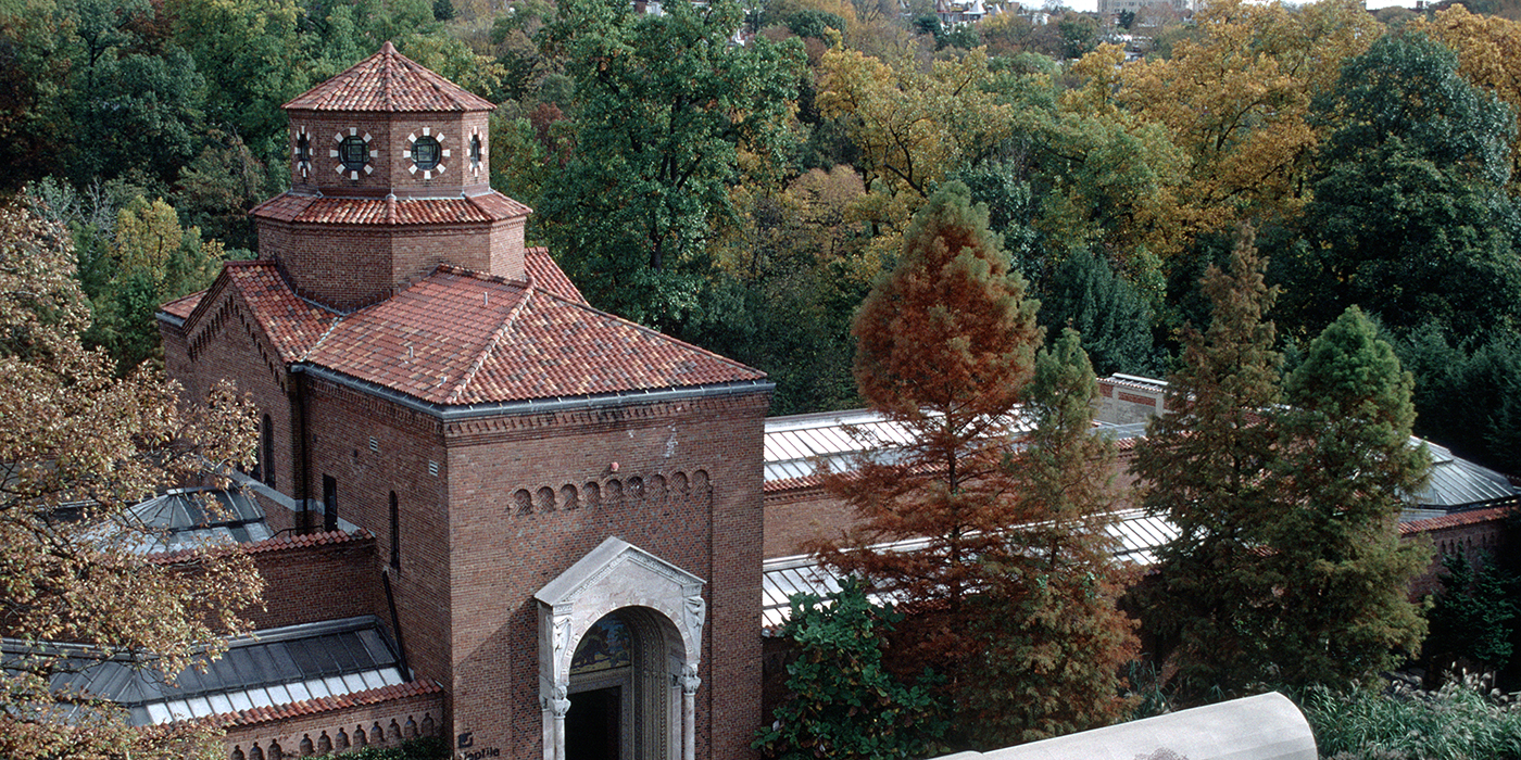 outside view of the Reptile Discovery Center